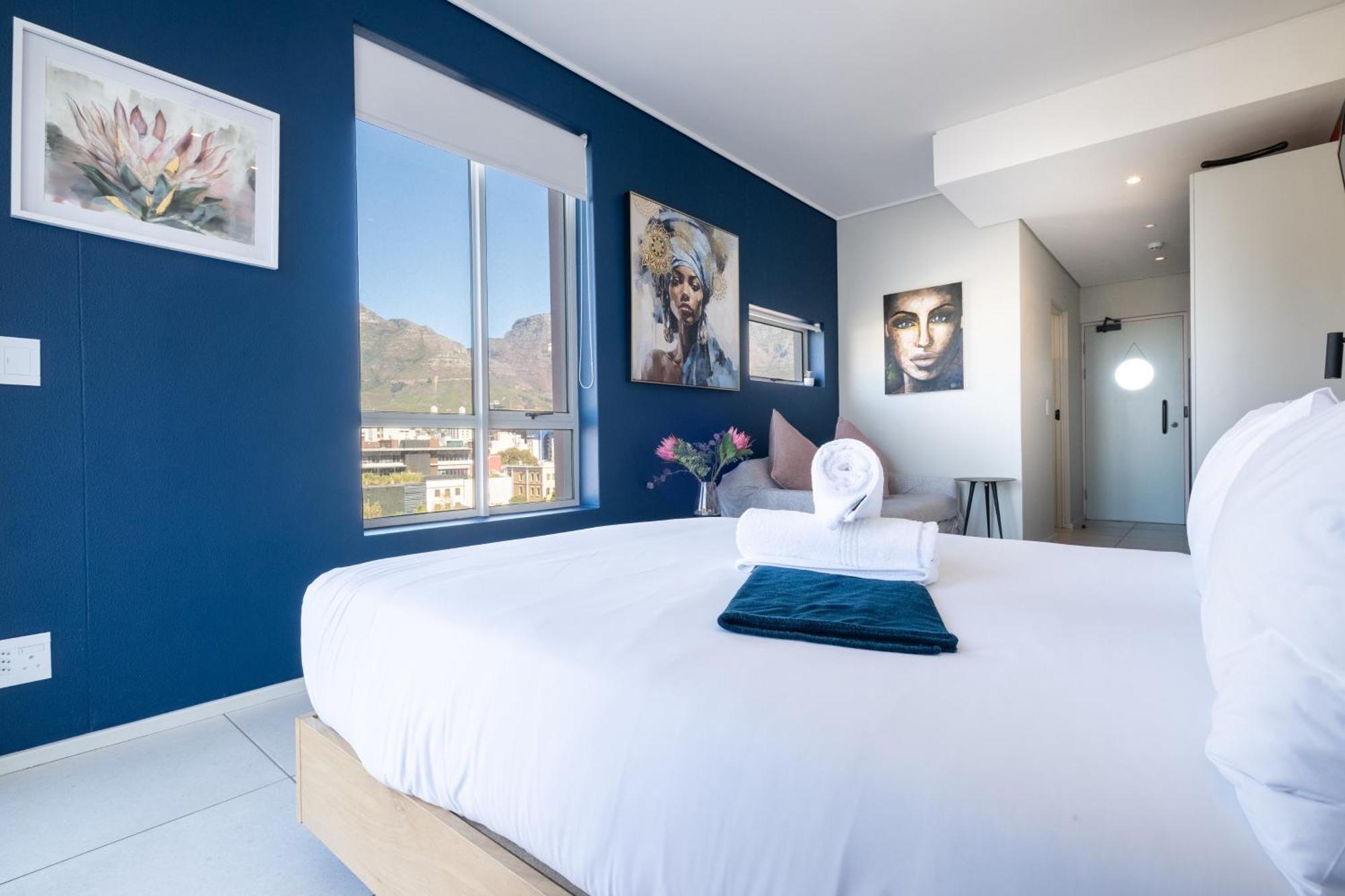The Rose 506: With Rooftop Pool *