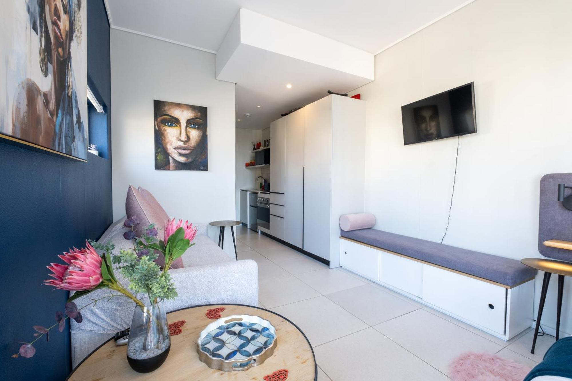 The Rose 506: With Rooftop Pool *